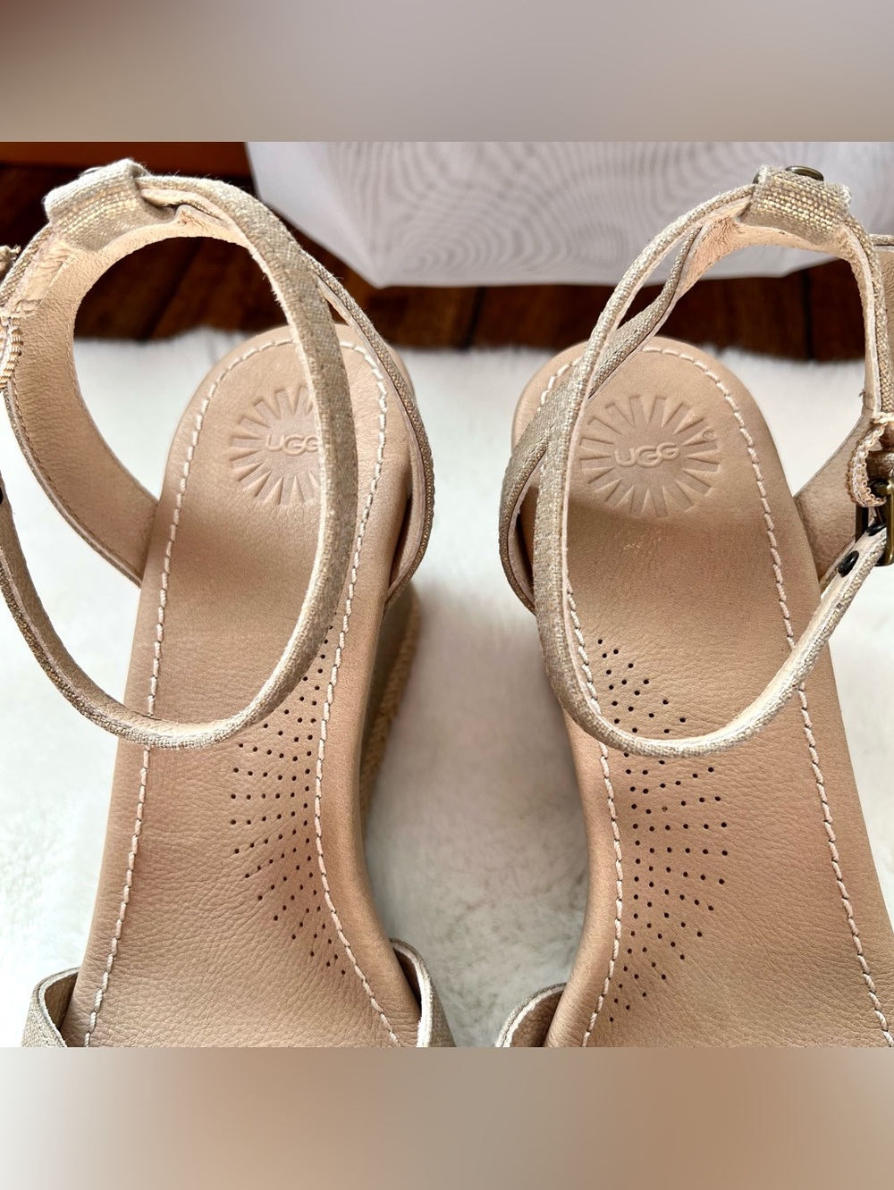 UGG Neutral Metallic Color Linen Wedge Espadrille Sandals Size 7.5 NWOT - Picture 10 of 12